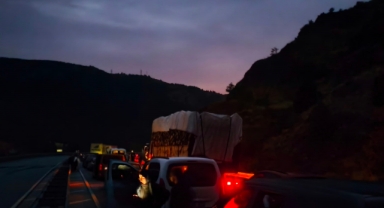 Giresun-Sivas Yolunda 10 Kilometrelik Kuyruk oluştu