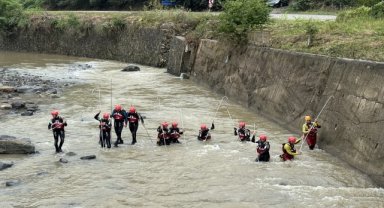 Giresun'da sel sularına kapıldığı değerlendirilen 2 kişi için arama çalışması devam ediyor