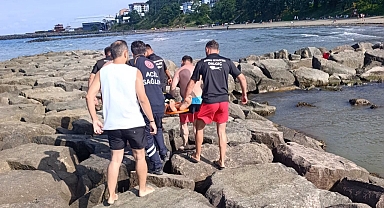 Ordu'da denize giren 4 kişi boğulma tehlikesi geçirdi