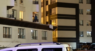 Otelin 5’inci katından atılan kadın hayatını kaybetti