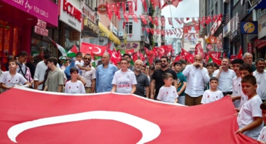 Piraziz Belediye Başkanı Ayyıldız, TÜGVA'nın 'Yaz Okulu Kapanış Yürüyüşü'ne Katıldı