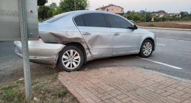Taksi ile otomobilin çarpışması sonucu 2 kişi yaralandı