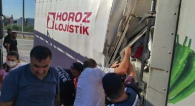 Tırla çarpışan kamyondaki 1 kişi öldü, 1 kişi yaralandı