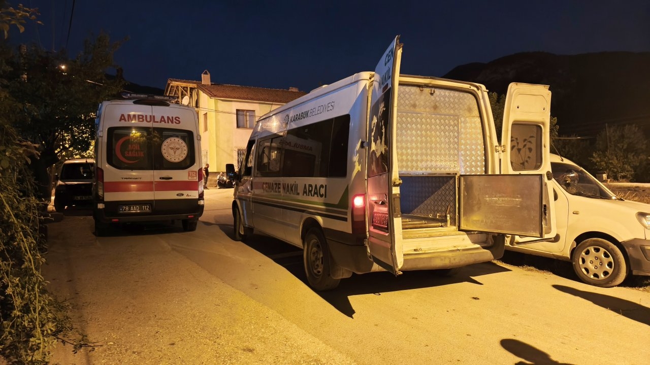 71 yaşındaki adam evinde ölü bulundu