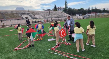 Amasya'da uçurtmalar Gazzeli çocuklar için gökyüzüne bırakıldı