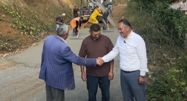 Aydındere’de Yol Betonlama Çalışmaları Sürüyor