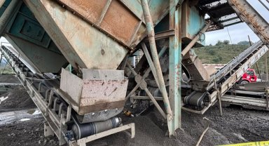 Baraj inşaatında kolunu makineye kaptıran işçi ağır yaralandı