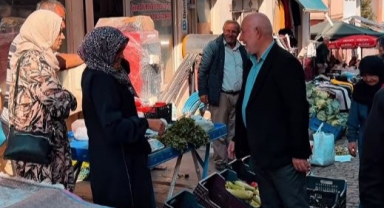 Başkan Ömer Şentürk Salı Pazarı’nda Esnaf ve Vatandaşlarla Buluştu