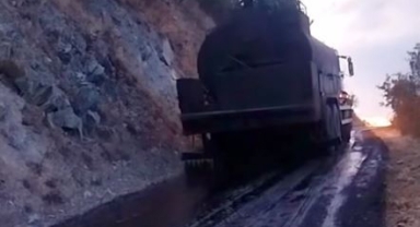 Çamoluk’ta Köy Yolunda Çalışmalar Hız Kazandı