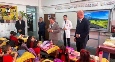 Espiye’de İlk Ders Zili Çaldı: Kaymakam Kavanoz Öğrencilerle Buluştu