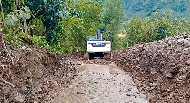 Giresun'da Yağış Sonrası Köy Yollarında Seferberlik