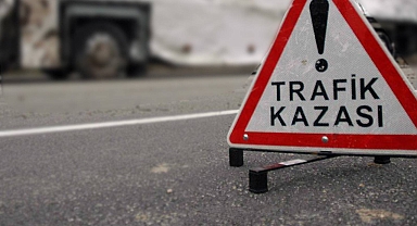 Giresun'da yol kenarındaki kayalıklara çarpan panelvanın sürücüsü hayatını kaybetti