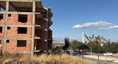 İnşaatın 4'üncü katından düşen şahıs yaralandı
