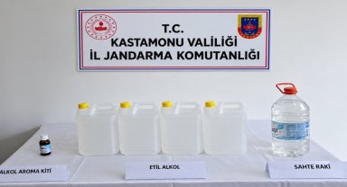 Kastamonu'da sahte içki ve yasa dışı silah operasyonlarında 8 kişi yakalandı