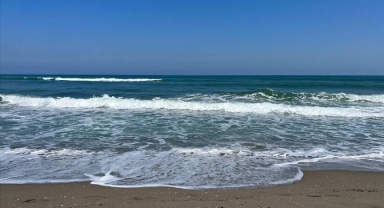 Keşap Düzköy Sahilinde 2 Kişi Boğulma Tehlikesi Geçirdi