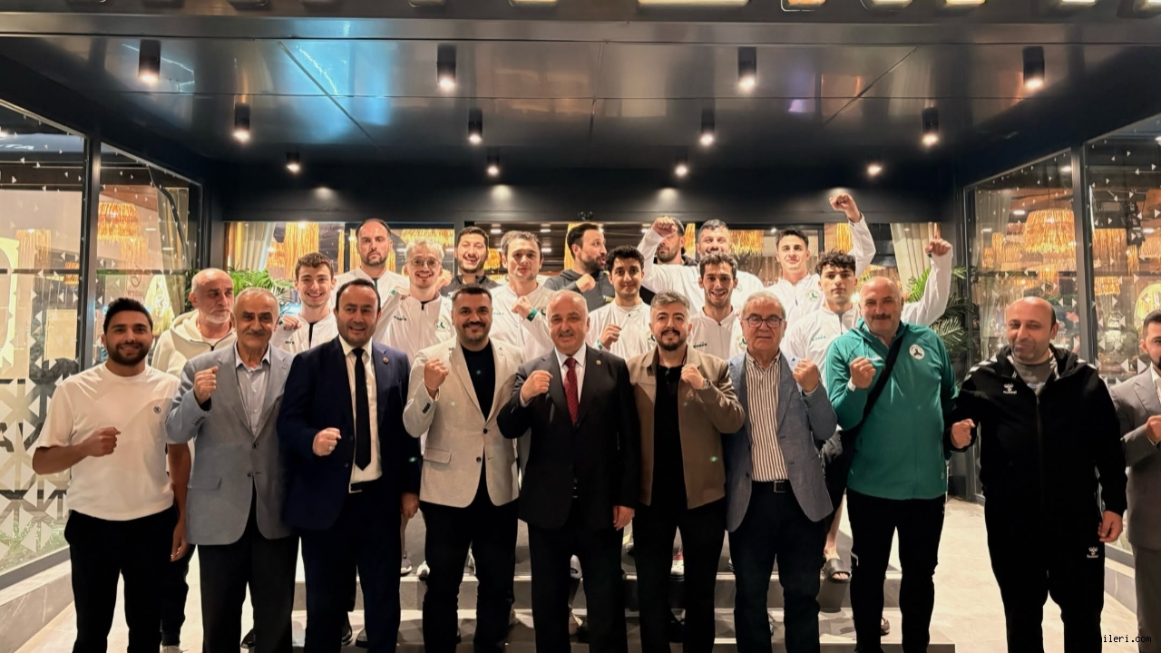 Milletvekili Ali Temür'den Giresunspor Hentbol Takımına Galibiyet Ziyareti
