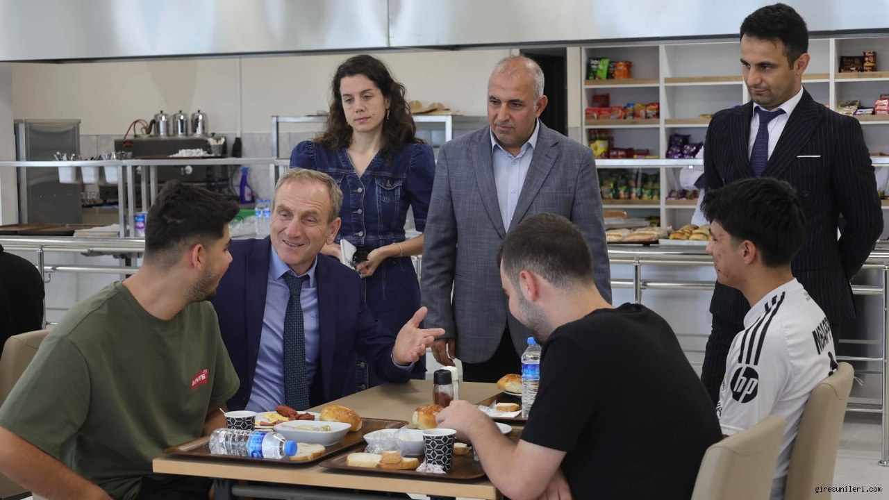 Müdür Ergün, Tirebolu, Görele ve Eynesil’de Öğrencilerle Buluştu