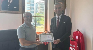 Piraziz'de Başarılı Eğitimcilere 