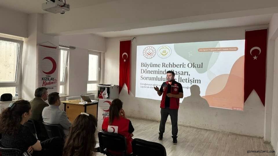 Piraziz’de Öğrenci ve Velilere “Başarı, Sorumluluk ve Aile İçi İletişim” Semineri