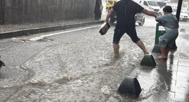 Rize'de sağanak etkili oldu