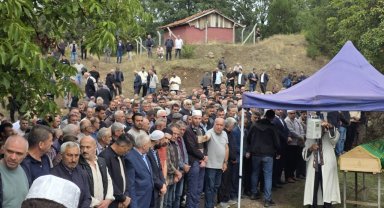 Tekirdağ'da silahlı saldırıda ölen Mor'un cenazesi Kastamonu'da toprağa verildi