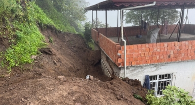  Trabzon'da heyelanda toprak altında kalan kişi hayatını kaybetti