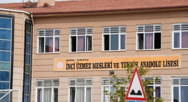 Turgutlu'da okul önünde silahlı saldırı: 3 öğrenci Manisa'ya sevk edildi