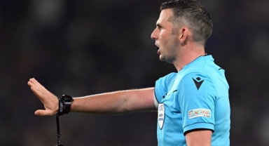 Türkiye - İtalya maçında Michael Oliver düdük çalacak