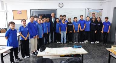Vali Koç, Mithatpaşa Ortaokulunda Öğrencilerle Buluştu