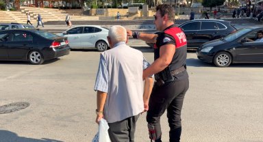 Yunus polisinden yaşlı vatandaşa yardım