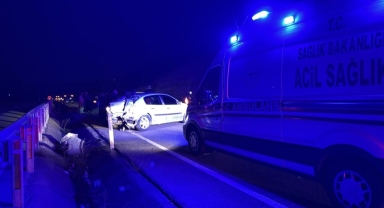 Bariyerlere Çarpan Otomobilin Yolculuğu Otobüste Son Buldu