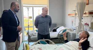 Başkan Civelekoğlu'ndan Hastalara Moral Ziyareti
