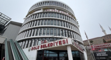 Bolu Belediyesi’ne şafak operasyonu: 4 gözaltı