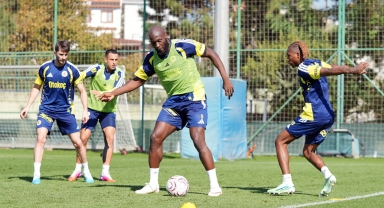 Fenerbahçe, Galatasaray maçı hazırlıklarına ara vermeden başladı
