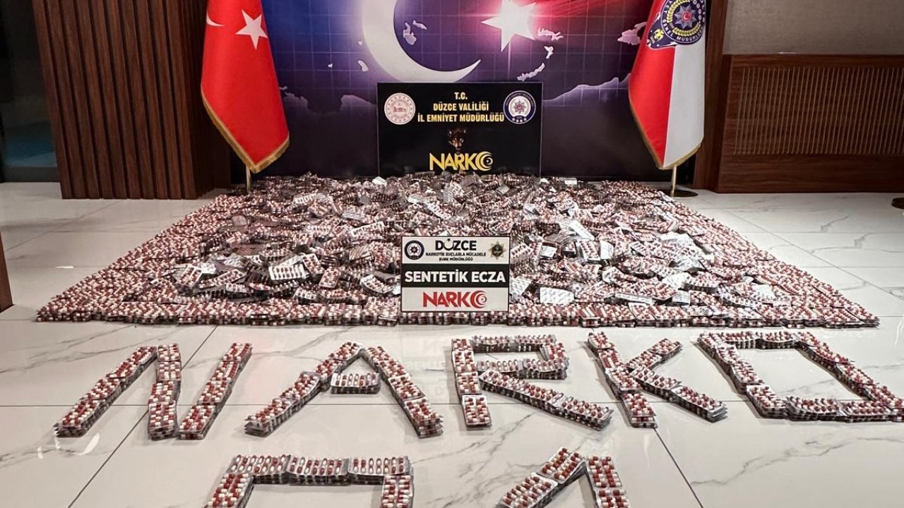 İki otobüste uyuşturucu ele geçirilmesine ilişkin 2 zanlı tutuklandı