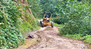 İl Özel İdaresi'nden Tirebolu Eymür Köyü'nde Yol İyileştirme Çalışması