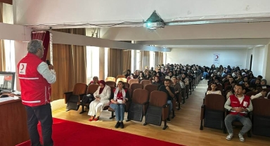 Kızılay Giresun’dan Geleceğin Hemşire Ve Ebelerine Gönüllülük Buluşması