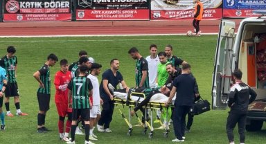 Maç sırasında rahatsızlanan futbolcu hastaneye kaldırıldı