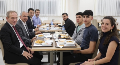 Müdür Ergün, Tirebolu Yurdu’nda Öğrencilerle Aynı Sofrayı Paylaştı