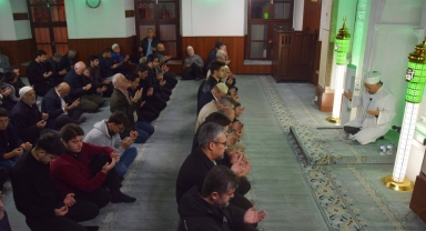 Müftü Okuş’tan Müminlere Çağrı: Sorumluluklarınızı Hakkıyla Yerine Getirin