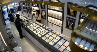 Oyuncak tabancayla kuyumcuyu soymaya kalkıştı
