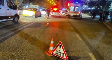 Sinop'ta otomobille motosikletin çarpıştığı kazada 1 kişi yaralandı