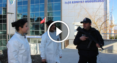 Süper ikili delil avcısı kadınları görenler şaşırıyor