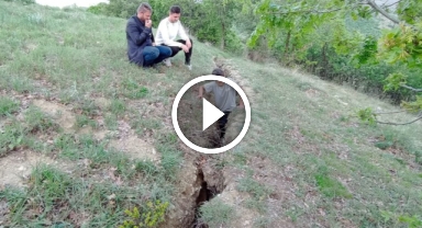 Tokat'ta deprem sonrası insan boyunda çatlaklar oluştu