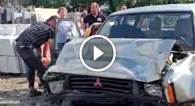 Giresun'da 2 kişinin yaralandığı trafik kazası güvenlik kamerasınca görüntülendi