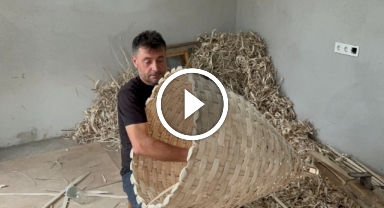 Fındık dalı onun ellerinde sanata dönüşüyor