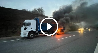 Kamyon alevlere teslim oldu