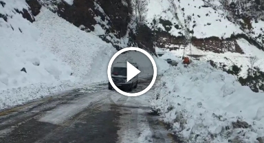 Karadeniz'de çığ nedeniyle kapanan o yol ulaşıma açıldı