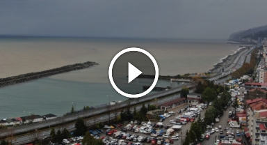 Rize'de Şiddetli Yağış Sonrası Dereler Denizin Rengini Böyle Değiştirdi