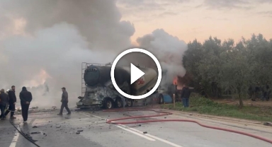 Otomobille çarpışan tankerin patlama anı kamerada
